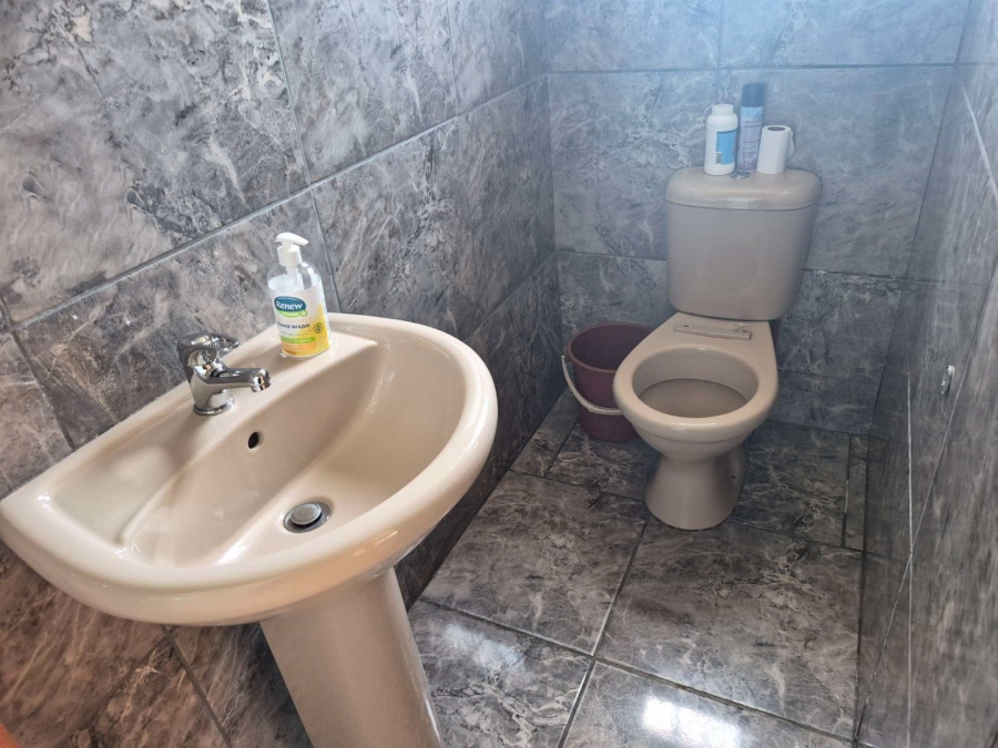 2 Bedroom Property for Sale in Kwazakhele Eastern Cape
